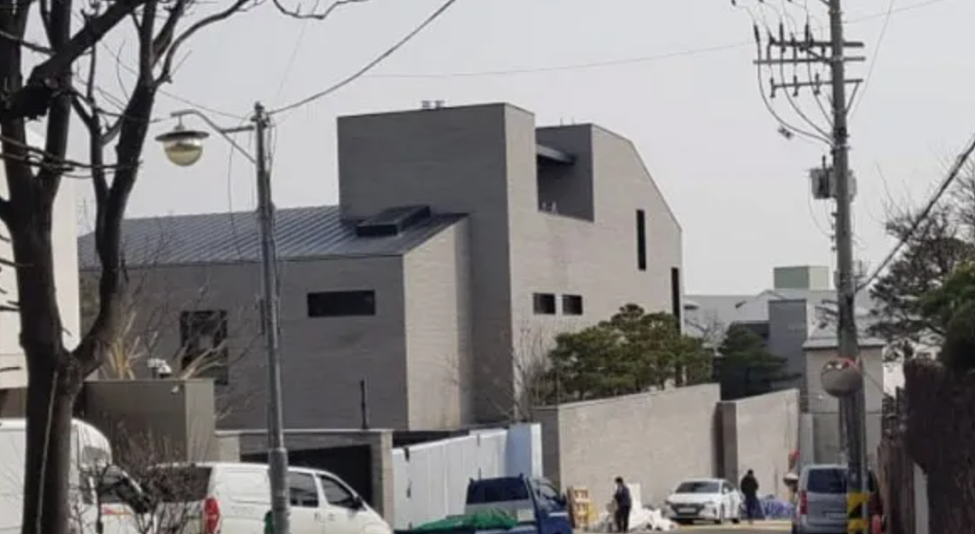 炸了!财阀出轨“地表最强小三”,总统千金绝地反击!或分得1.38万亿(组图) - 6