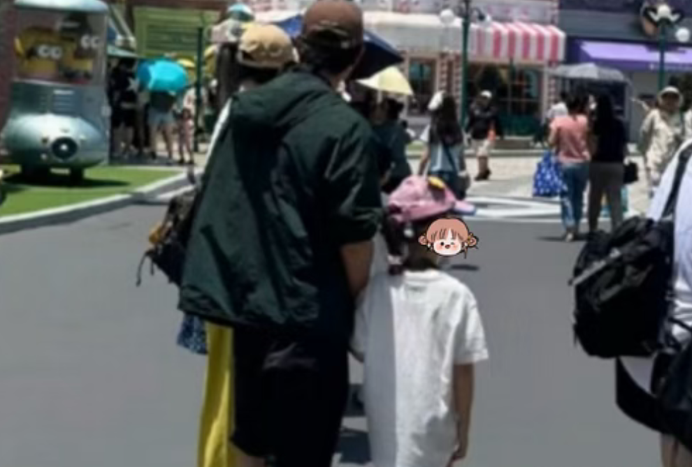 新加坡偶遇唐嫣罗晋1家3口，力破离婚传言！网友：6岁女儿超可爱（组图） - 3