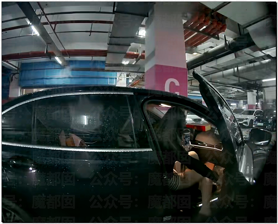 炸裂！网友爱车遭长腿美女“开门杀”，处理事故竟牵出婚外情（组图） - 6