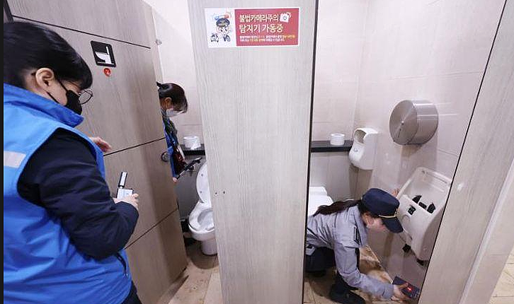 注意!女厕惊现毒厕纸,女子用完剧痛送医!竟是强力胶?真相很瘆人(组图) - 5