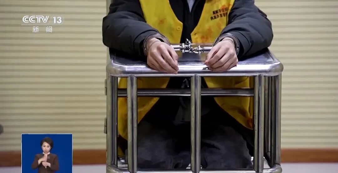 曝光直播鉴宝骗局:直播间上演“分家产”“苦情戏”,专坑老人(组图) - 16