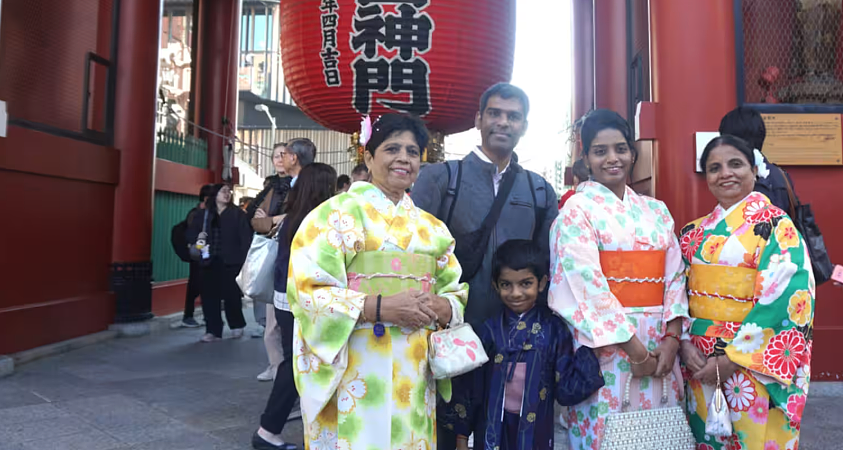 日本疯狂引进印度游客,如今翻车了?拉满飞机厕所、爱占商家便宜,真相更扎心(组图) - 6