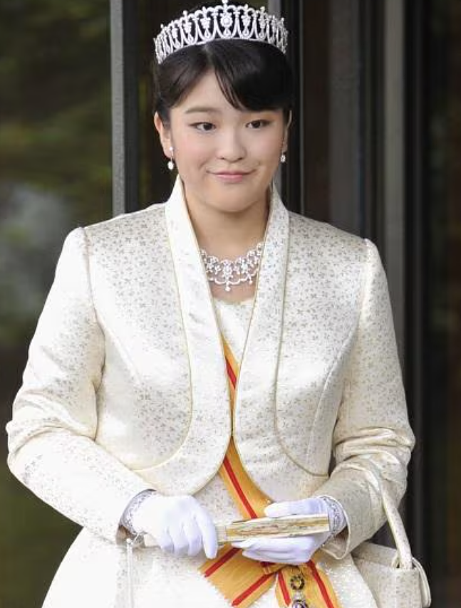真子公主在街头被拍到近照!与小室圭逛打折超市被美国网友夸上天,日本网友看完又酸了! - 5