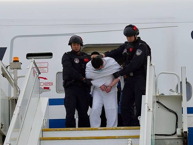 男子菲律宾绑架多人被移交中国警方！中企高管、网红遇害都与他有关？ - 13