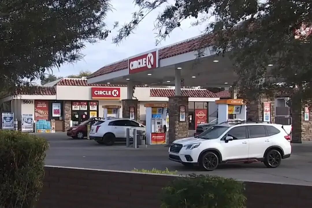 顾客在便利店弃买的彩票爆出1280万刀头奖,店长自掏腰包买下,却被便利店收走彩票还被解雇… - 6