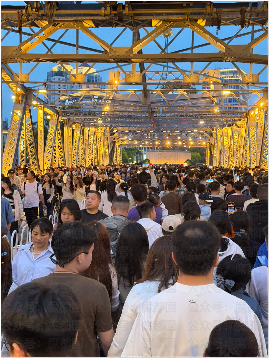 肉贴肉，人挤人！五一长假首日，中国各大景点已爆（组图） - 97