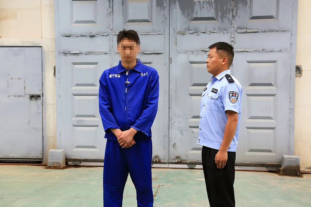 主播编造“未成年女儿失踪”剧本直播带货,累计点赞突破180万次,收益7000余元,警方:确认孩子安然在家,2人被行拘 - 2