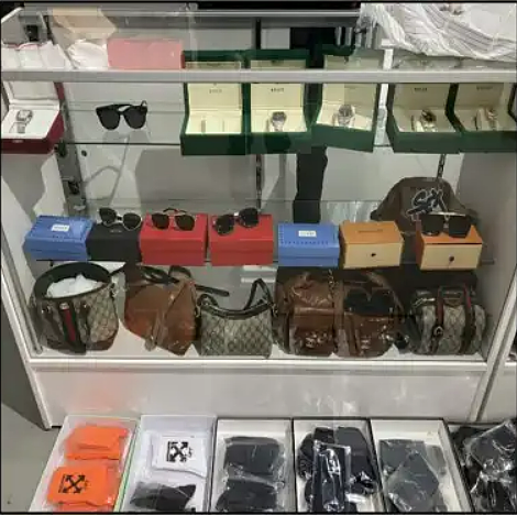 唐人街“仿冒奢侈品天堂”遭突袭：$1.5亿假货被查，17人被捕！Labubu、Gucci、爱马仕全在列 - 2