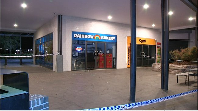 澳洲一面包店遭青少年袭击，亚裔店主严重受伤！“周围很多人，但他们不怕” - 7