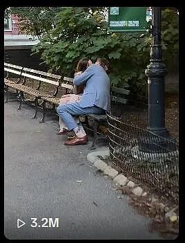 网红在纽约中央公园拍到情侣忘情拥吻！网友：这俩反应不对劲，有瓜！果然..... - 8