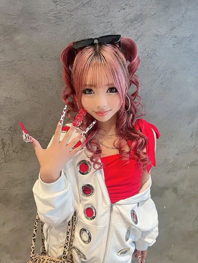 日本一小学生辣妹晒毕业照惊呆众人！网友：这真不是40岁么？！（组图） - 5