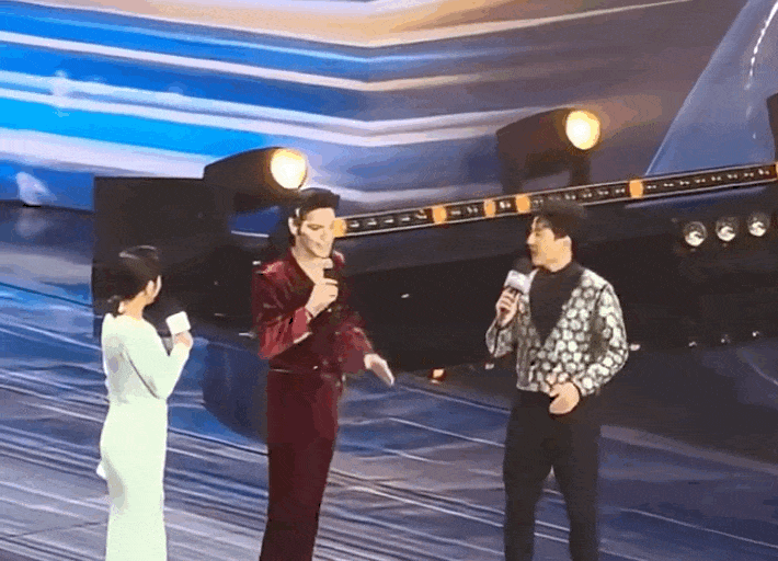 花5个亿都捧不起的“最烂星二代”，一夜反转（组图） - 11