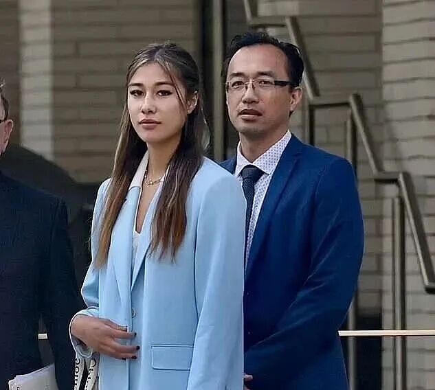 华裔美女网红走光照疯传!靠成人平台吸粉百万,怒买数十套房,实现“经济自由”(组图) - 8