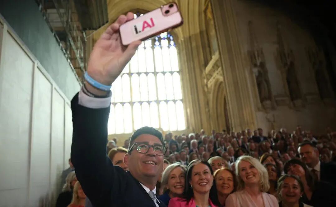英国首相被内部逼宫含泪辞职？！10年第7任首相，捕鼠大臣Larry又又又熬走一位... - 14