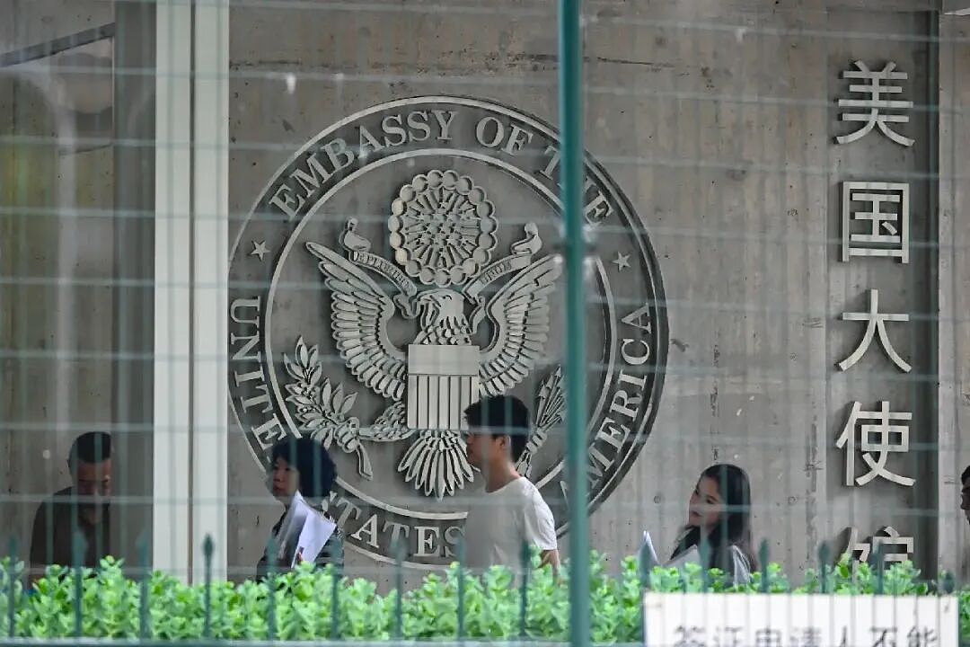 抢钱新招?美签证推出$750“超级加倍”快速通道,保证10天内面签!但“不退款、不保过”…… - 1