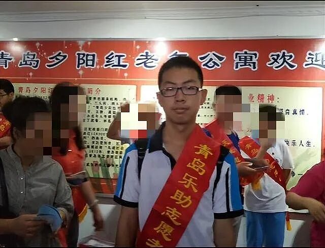 25岁NUS在读硕士王彦泳池溺水重伤，巨额费用退休父母无力承担（组图） - 8