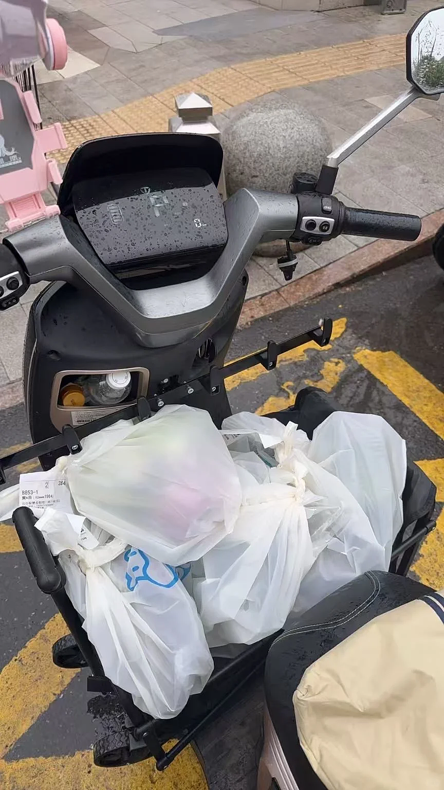 山姆盒马配送员挂55公斤货,快成“人形货拉拉”(组图) - 12