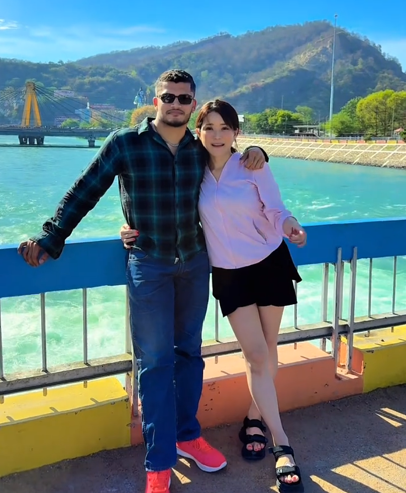 日本46岁女子爱上27岁印度帅哥,自掏机酒钱让男友来奔现!日网友破大防:又来骗永住权? - 28