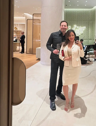 豪宅灭门案！美国前药企CEO枪杀亚裔名媛妻儿 - 2