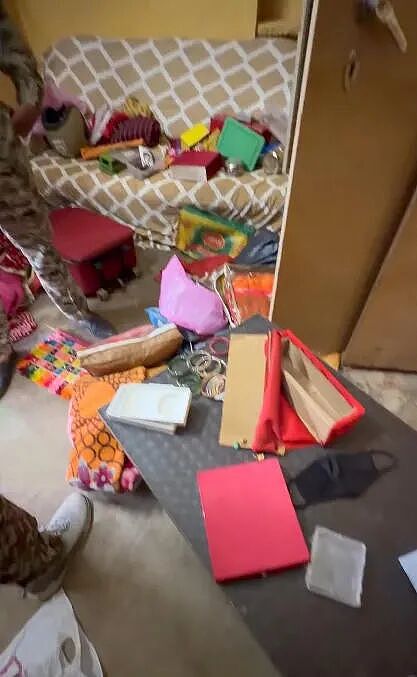 印度大妈全网晒黄金炫富!小偷直呼贴心:连踩点都省了,照视频直接偷...(组图) - 15