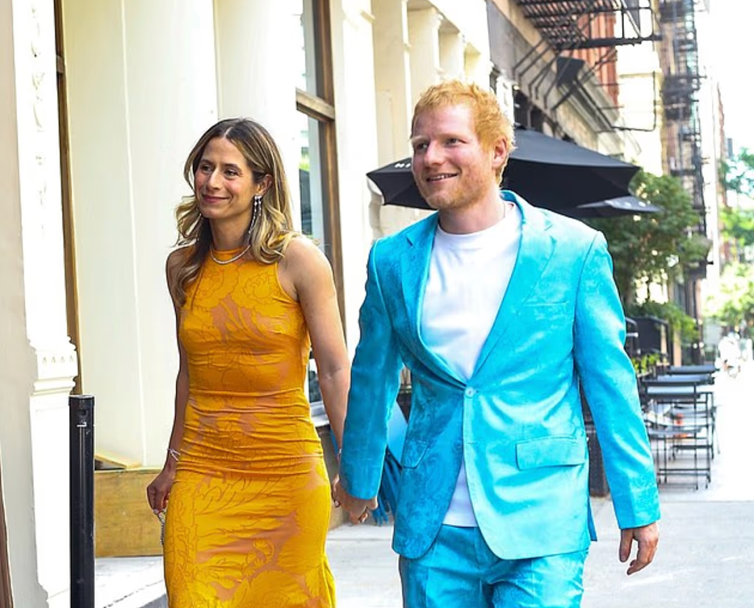 霉霉世纪婚礼落幕!体育馆变童话城堡,穿着迪奥婚纱,听着自己的歌走过红毯 - 13