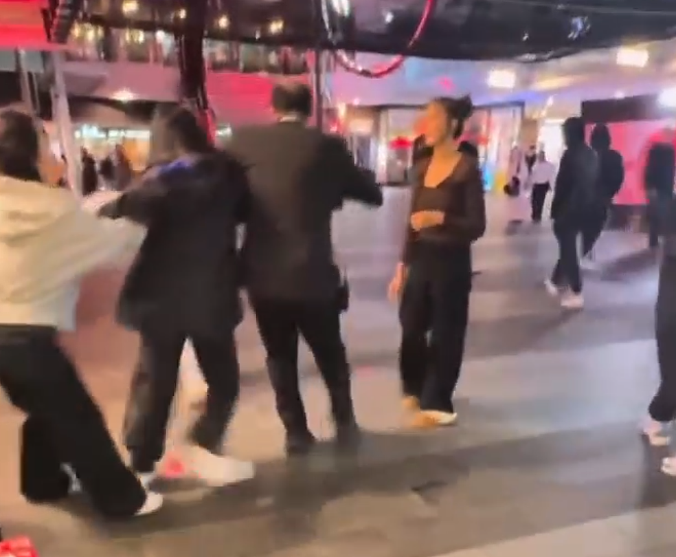 澳洲23岁华女市中心遭种族袭击，被两人殴打！“指甲断裂，脑震荡”（组图） - 5