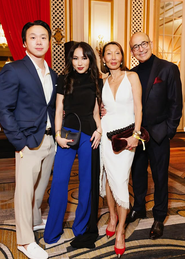 被全网嘲又老又丑,她却登上了《VOGUE》封面:长得漂亮,不如活得漂亮(组图) - 25