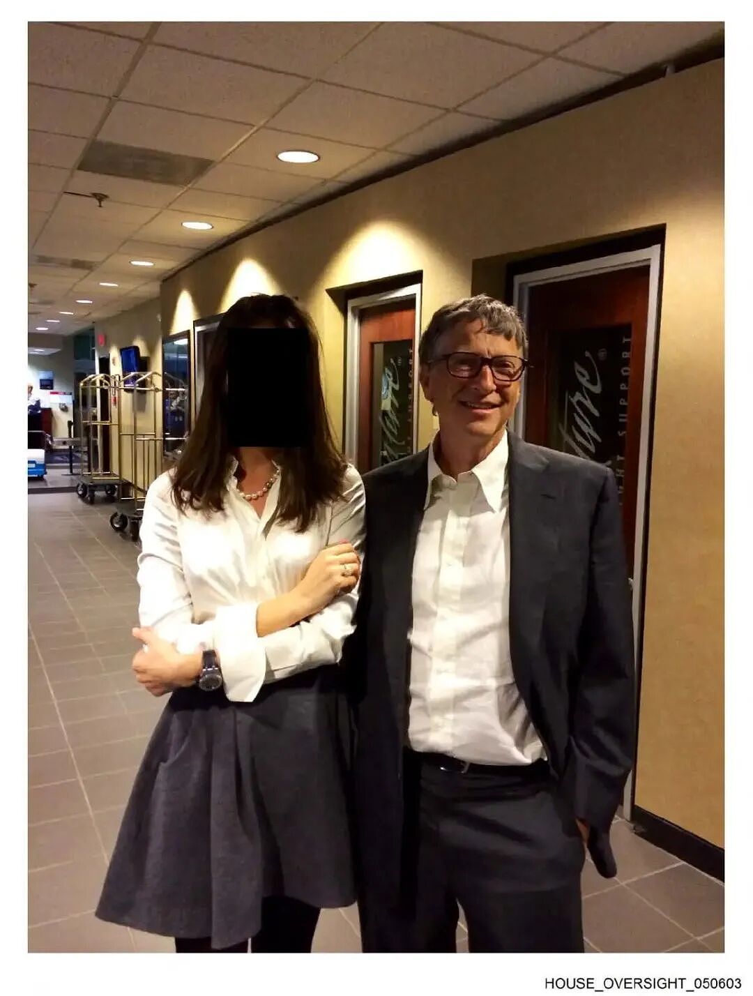 比尔盖茨当众认了！曝曾有20多次婚外情，承认与两名女性有染（组图） - 3
