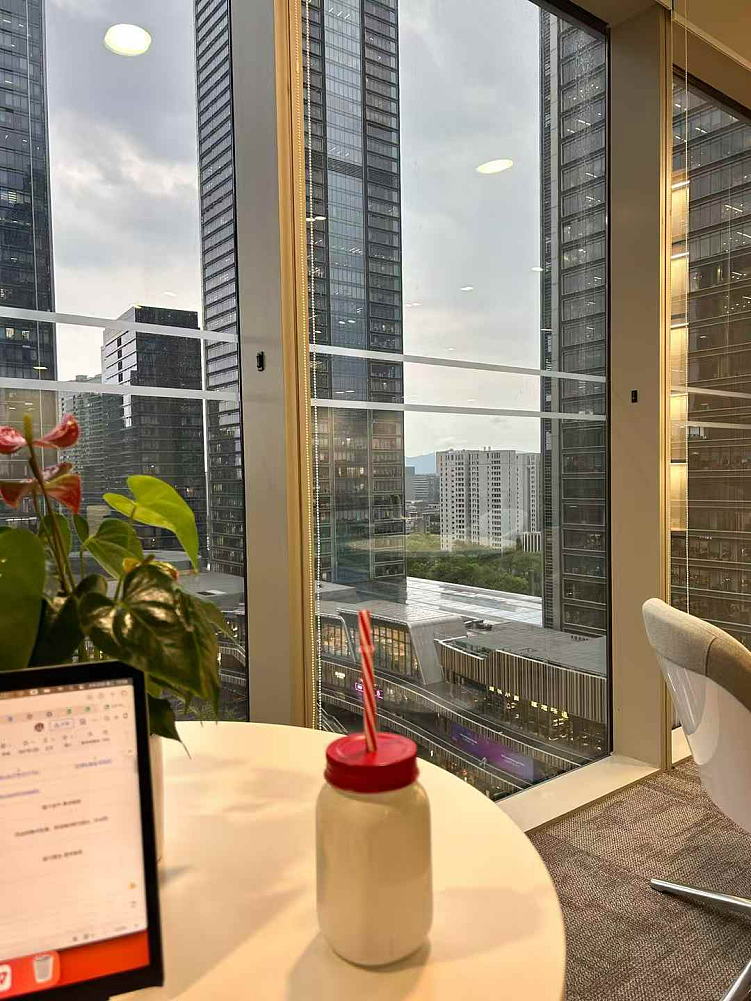 人还没毕业工龄已七年?揭秘中国大学生“卷”实习背后的真相 - 3