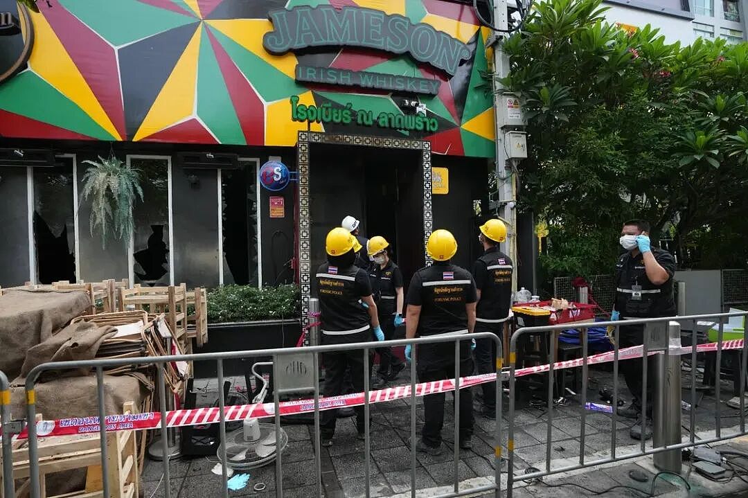 28死73伤!酒吧爆发恐怖大火,烈焰狂喷,顾客烧成火人逃命,卫生间挤满遗体! - 2