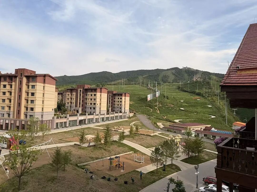 “花上千报名费泥坑打滚”,这网红运动看着自由、做起来暗藏危险 - 6
