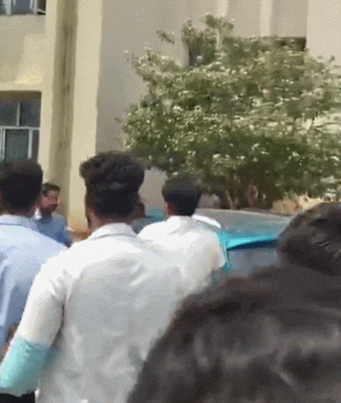 印度教授在教室当众向女学生求婚！结果被全校学生追着揍（组图） - 3