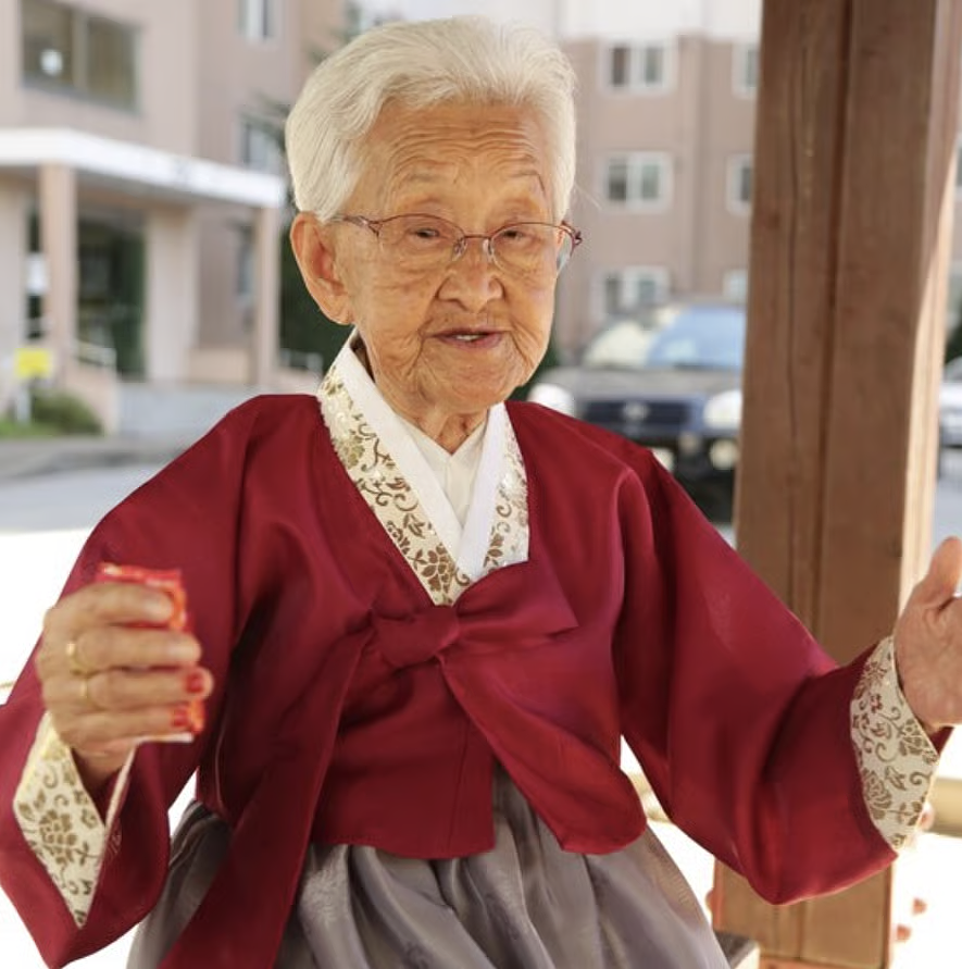 感动全网纪录片102岁女主去世!与夫相守76年,朴素爱情惹哭观众(组图) - 19