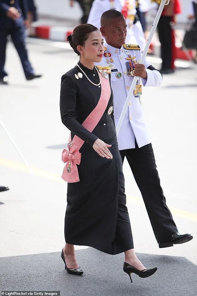 泰国47岁长公主昏迷3年后病逝,泰国王位之争逐渐明朗?(组图) - 12