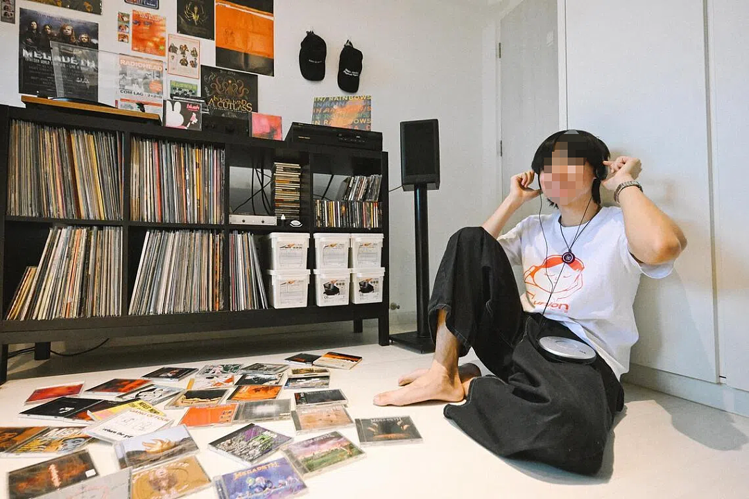 新加坡Z世代复古热潮席卷全球：MP3、有线耳机、翻盖手机成时代新宠（组图） - 4
