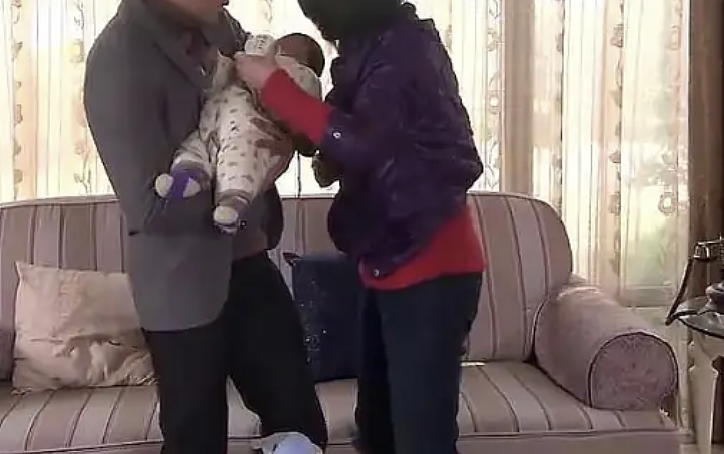 从中国来美带娃，护照被收走、一周工作140小时！华人夫妻雇保姆被控多项重罪（组图） - 3