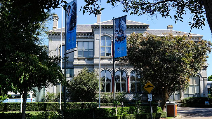 墨尔本顶级私校第一名学霸，被米兰顶级模特公司签下（组图） - 2