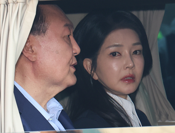 韩前总统夫人将入狱,主审法官离奇坠亡留遗书!多名身边人“被自杀”,名单再+1?(组图) - 6