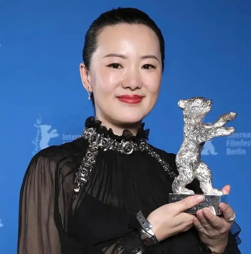 她陪伴陈道明8年，2亿身价不求名分，转身嫁王菲初恋成人生赢家（组图） - 13