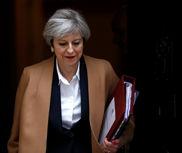 伦敦街头，两个英国已经开战！英国政坛为啥突然天翻地覆？ - 7