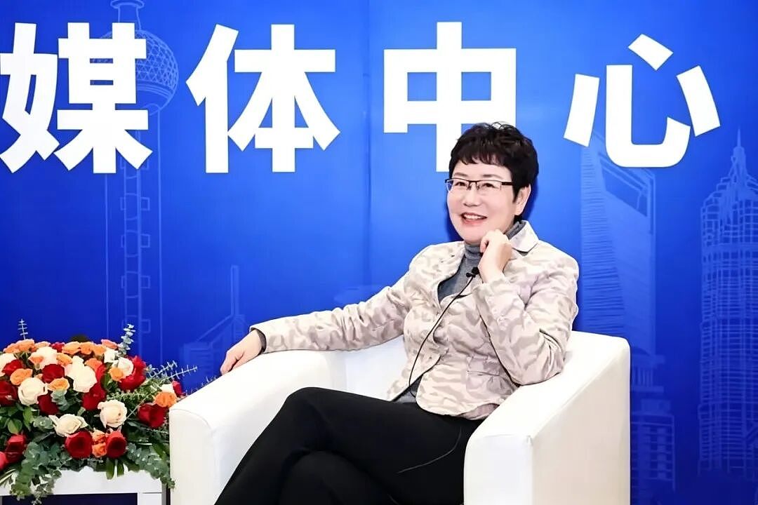 3个年轻人凑6万起家,30年干成千亿电气巨头(组图) - 6