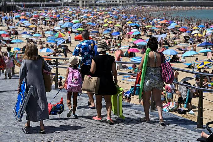 欧洲多国连破40°+高温，仅2成家庭有空调？巴黎急救接4倍心脏骤停报警… - 8