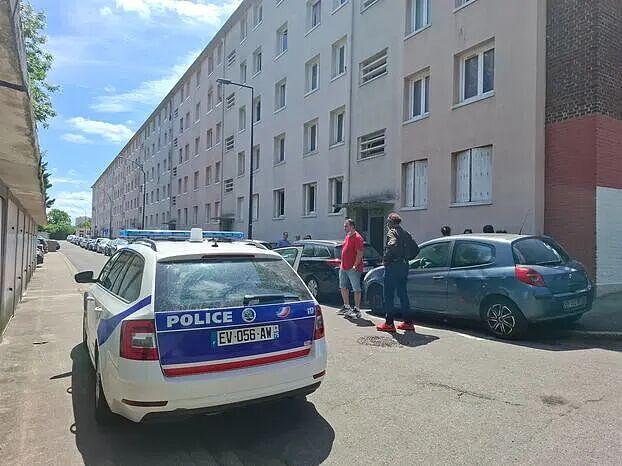 女子猝死巴黎热浪中，因缺少文件不能搬走尸体？邻居就这样和恶臭、虫子共处六天！ - 3