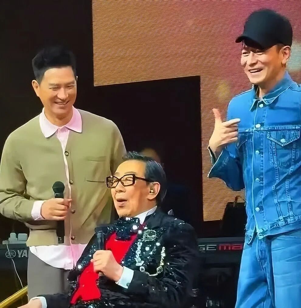 张学友94岁干爹开唱,连嗨5小时状态如30岁,网友:咋做到的?(组图) - 3