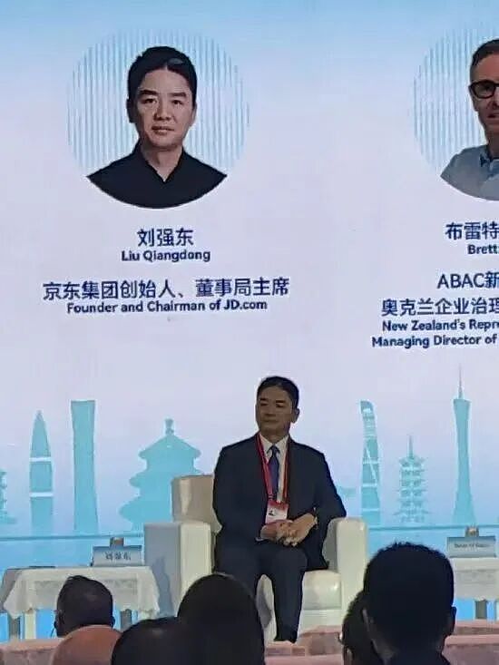 传说中“会最先被机器人取代”的职业，被刘强东找到了新出路？ - 2