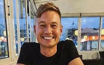 他战胜了癌症,却输给一只青蛙?迷信土著偏方往自己身上涂毒,结果就...(组图) - 6