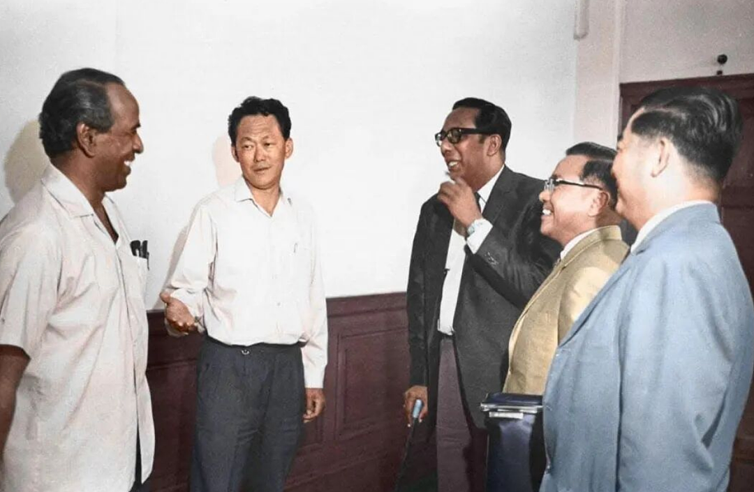 60年前,新加坡国父被“请”出马来西亚含泪离开!真相竟是.. - 3