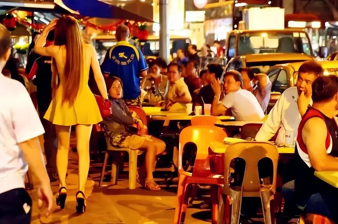 明码标价、线上选妃、多人服务… 深扒新加坡暗网灰色产业链内幕(组图) - 1