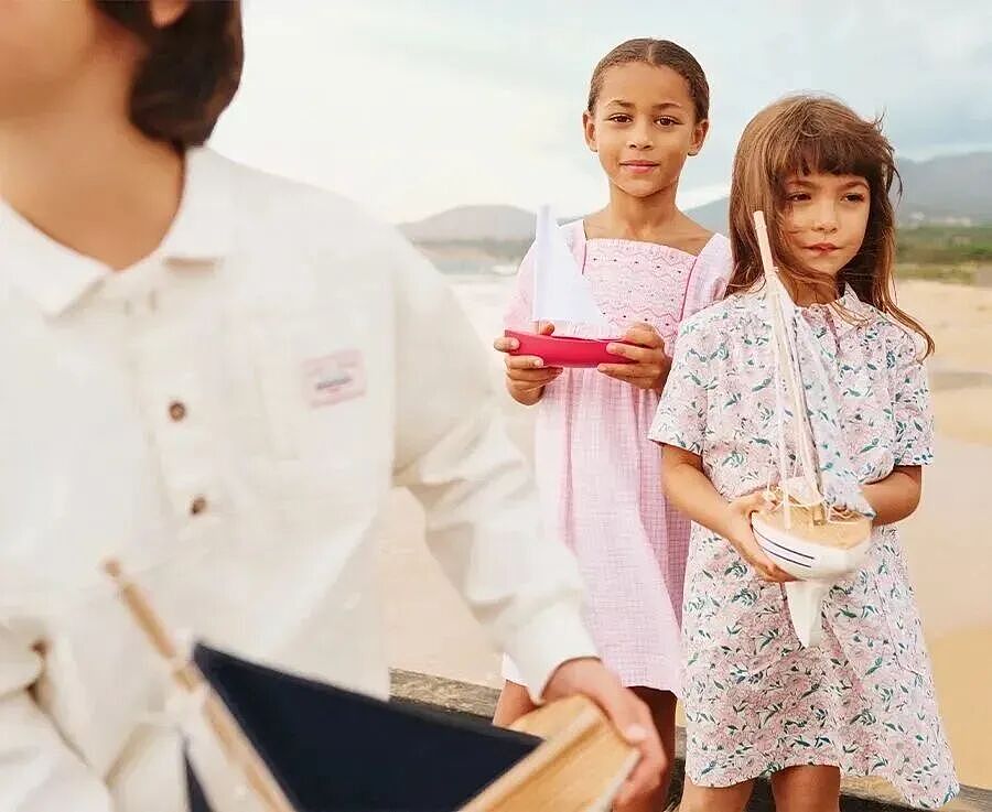 “裁缝股王”交棒49岁独女，百亿帝国将走向何方？ - 10