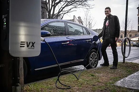 【汽车】澳洲电动车销量暴涨50%,新州宣布新建1000个充电桩 - 1